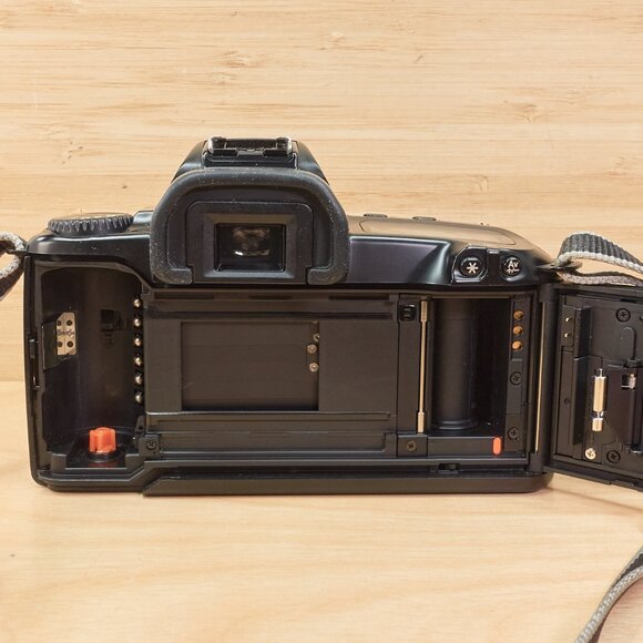 Canon EOS 500 Film SLR Camera Kit, with Canon EF 35–80mm Lens, Made in Japan - Picture 10 of 10